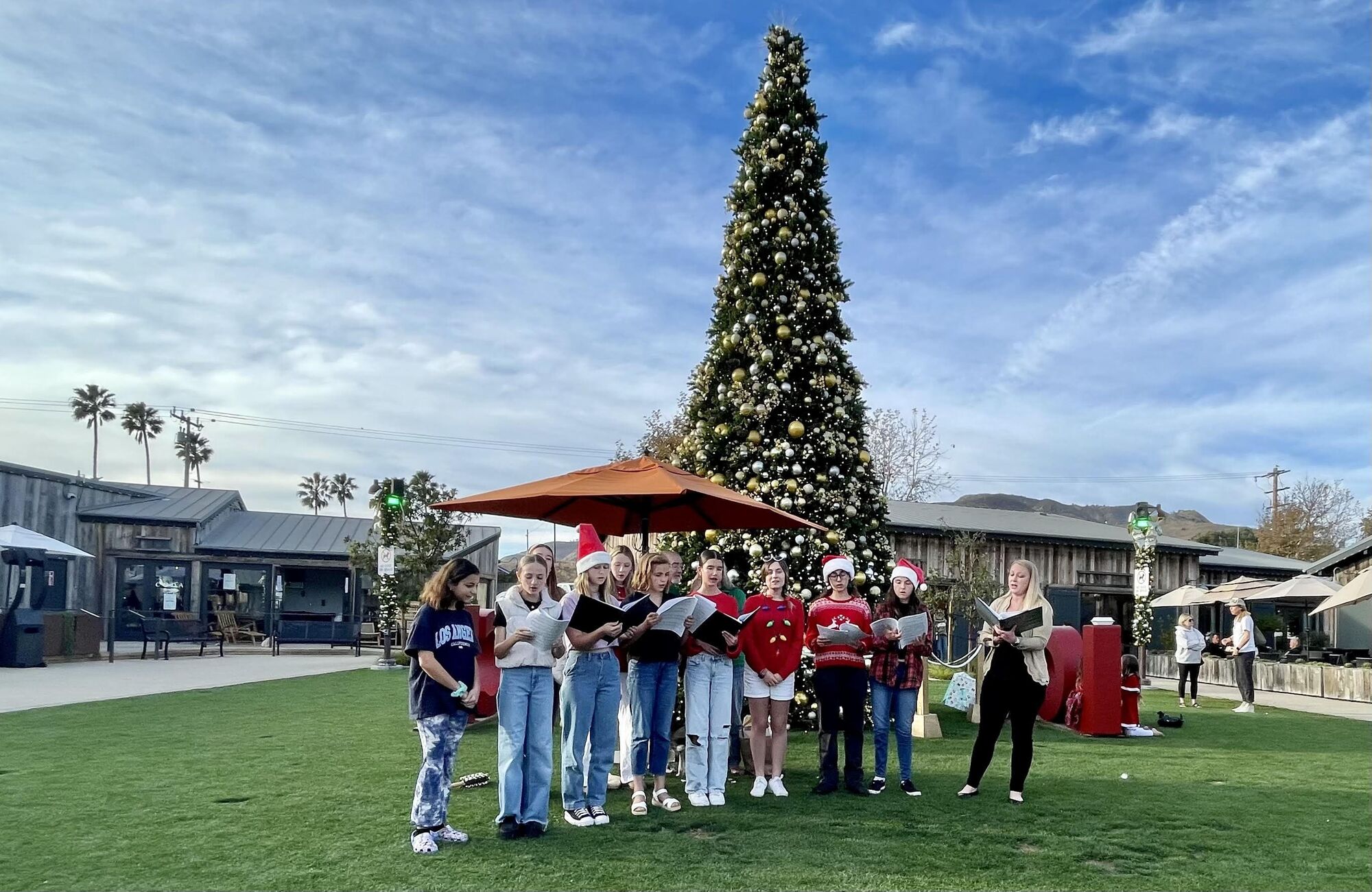 Community Spotlight: MMS &amp; MHS Choir at Trancas Country Mart