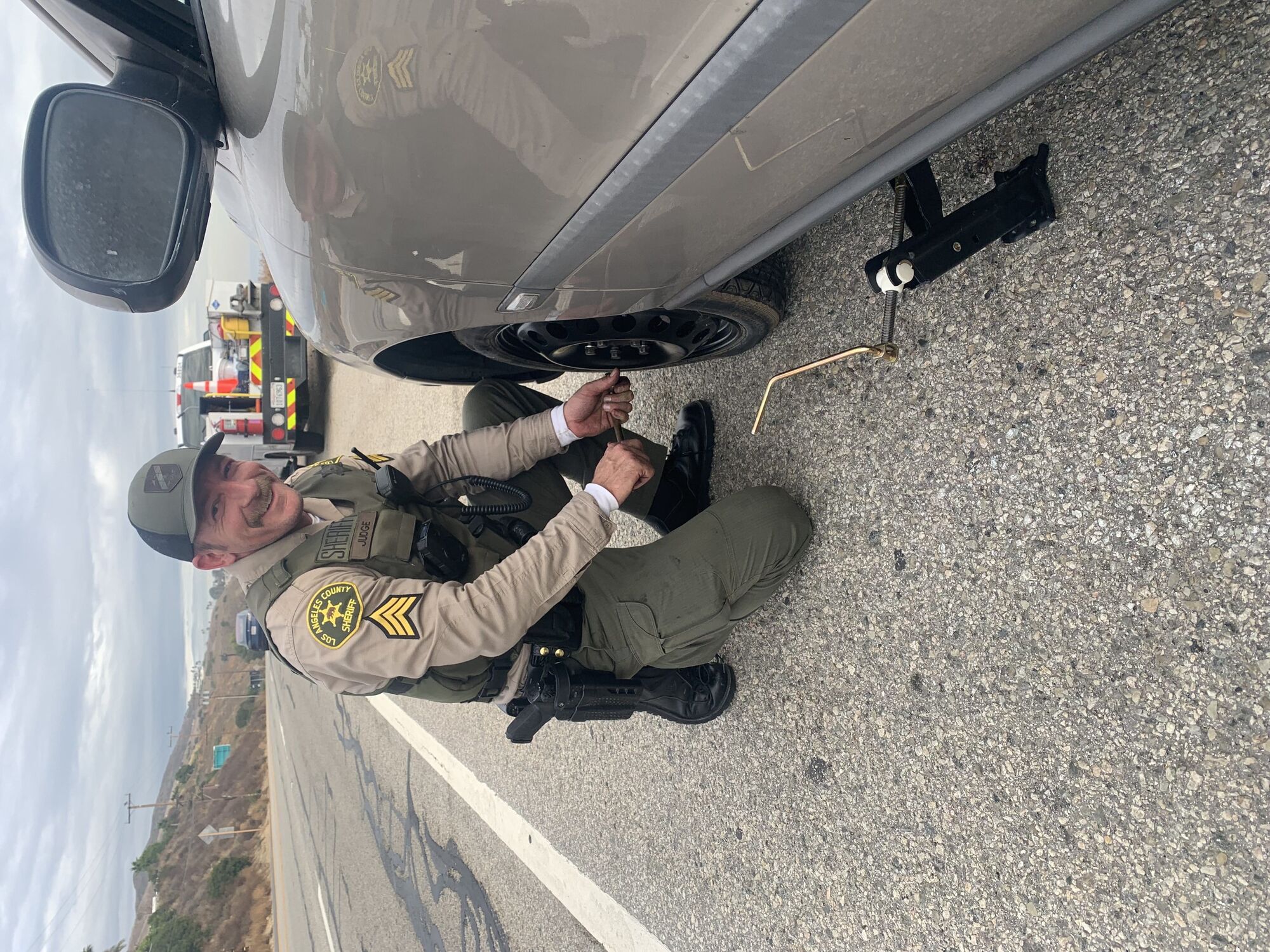 Malibu local praises LA Sheriff’s Department for good deed on PCH