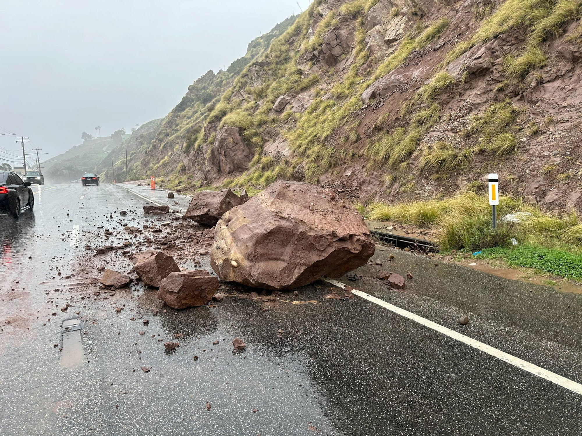 BREAKING: Big Boulder falls on PCH near Las Flores and Big Rock