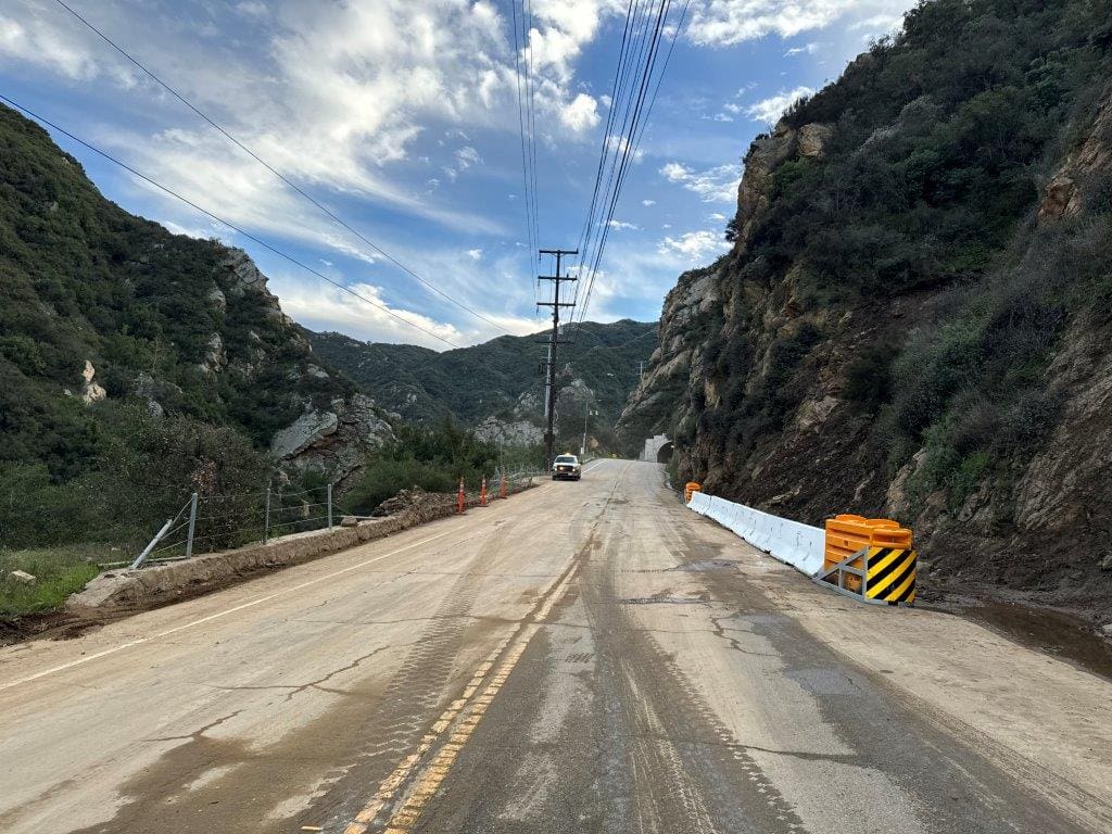 Malibu Canyon remains closed for concerns over hillside stability
