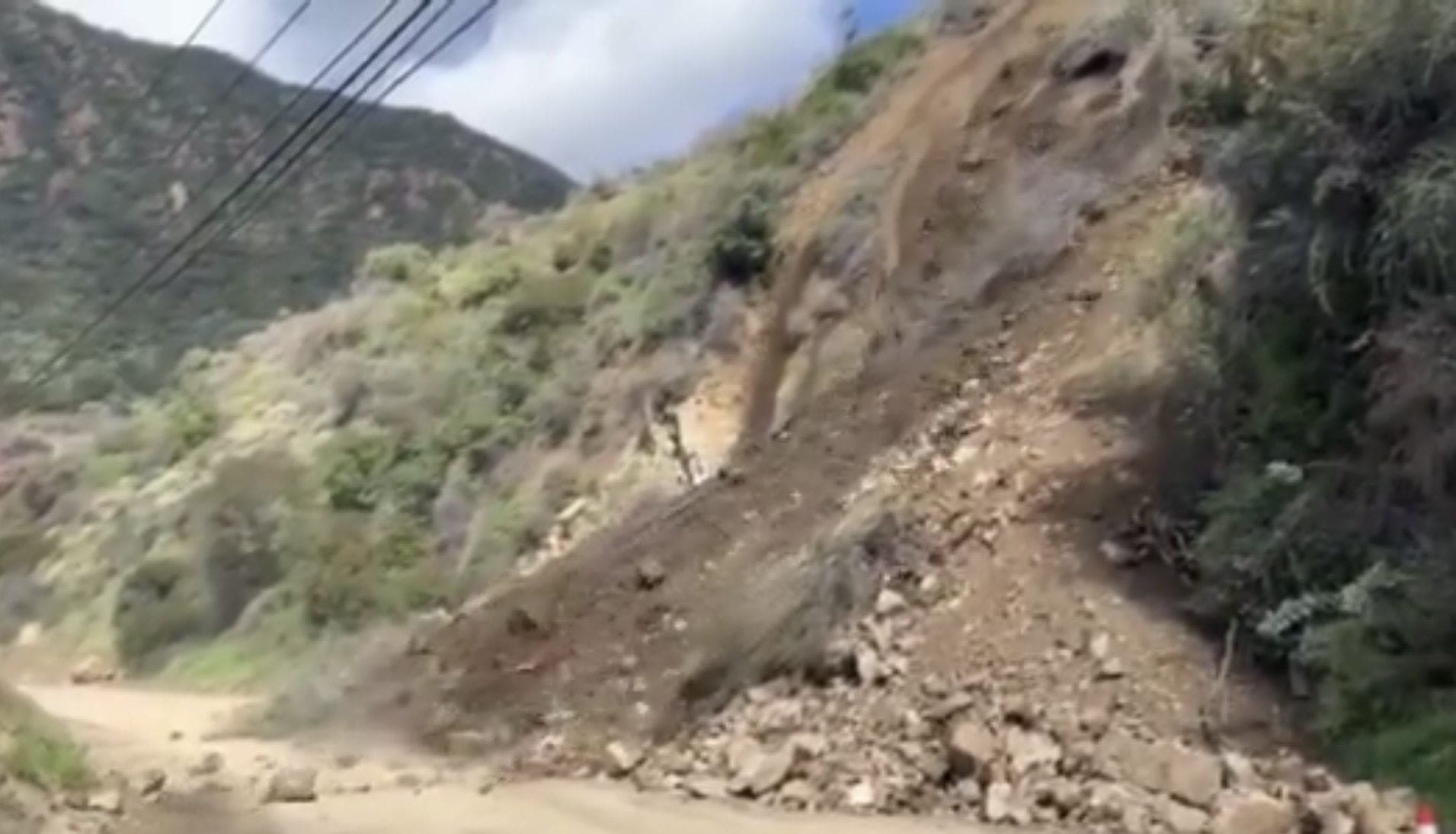Topanga Canyon Blvd between PCH and Grand View closed indefinitely due to rockslide