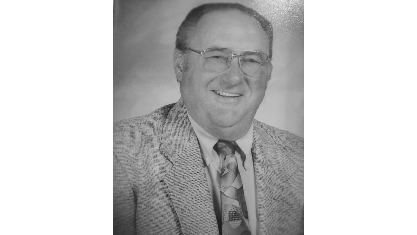 John Paulsen 1938-2026