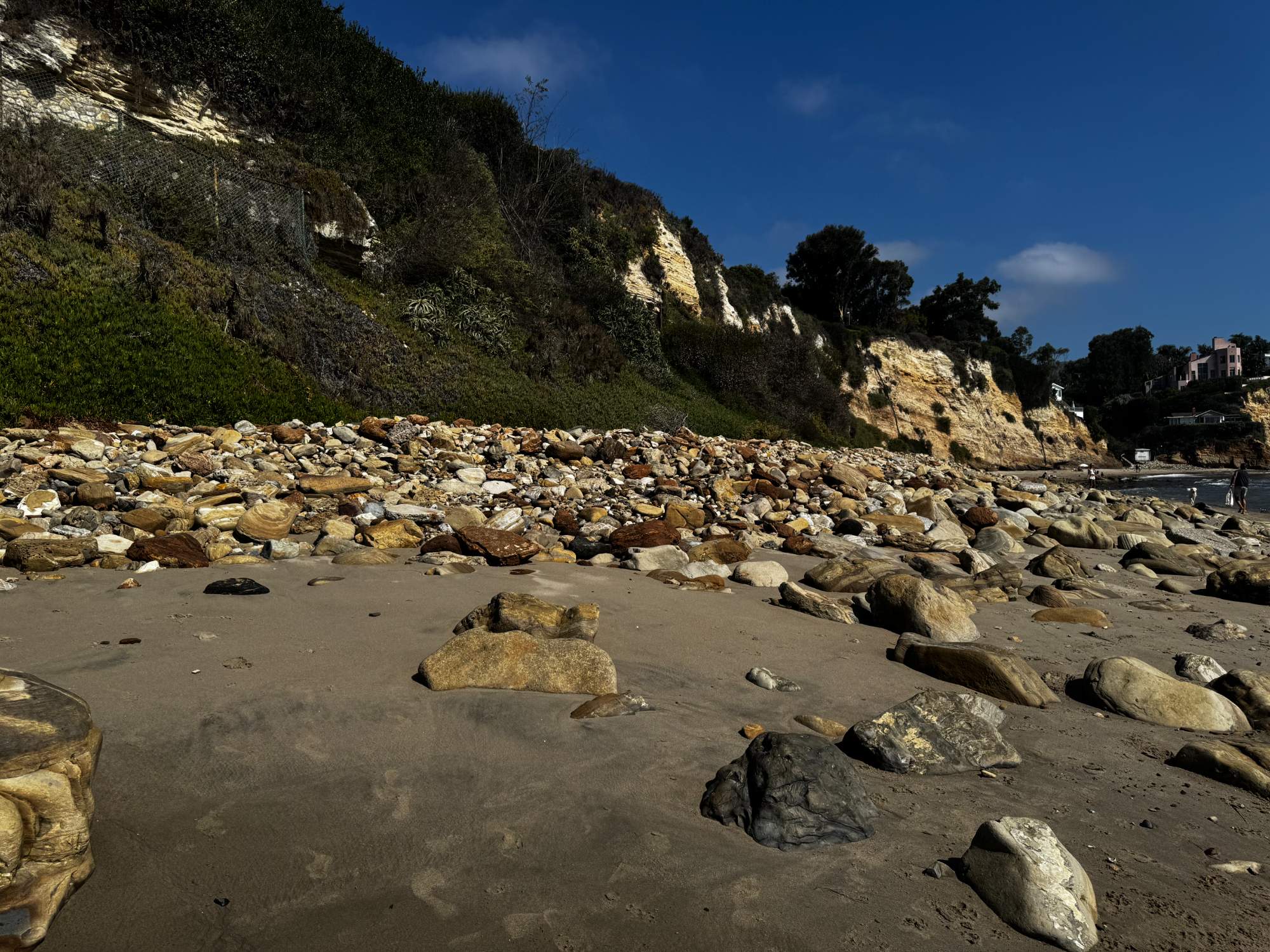 Massive bluff collapse sends boulders onto Little Dume Beach