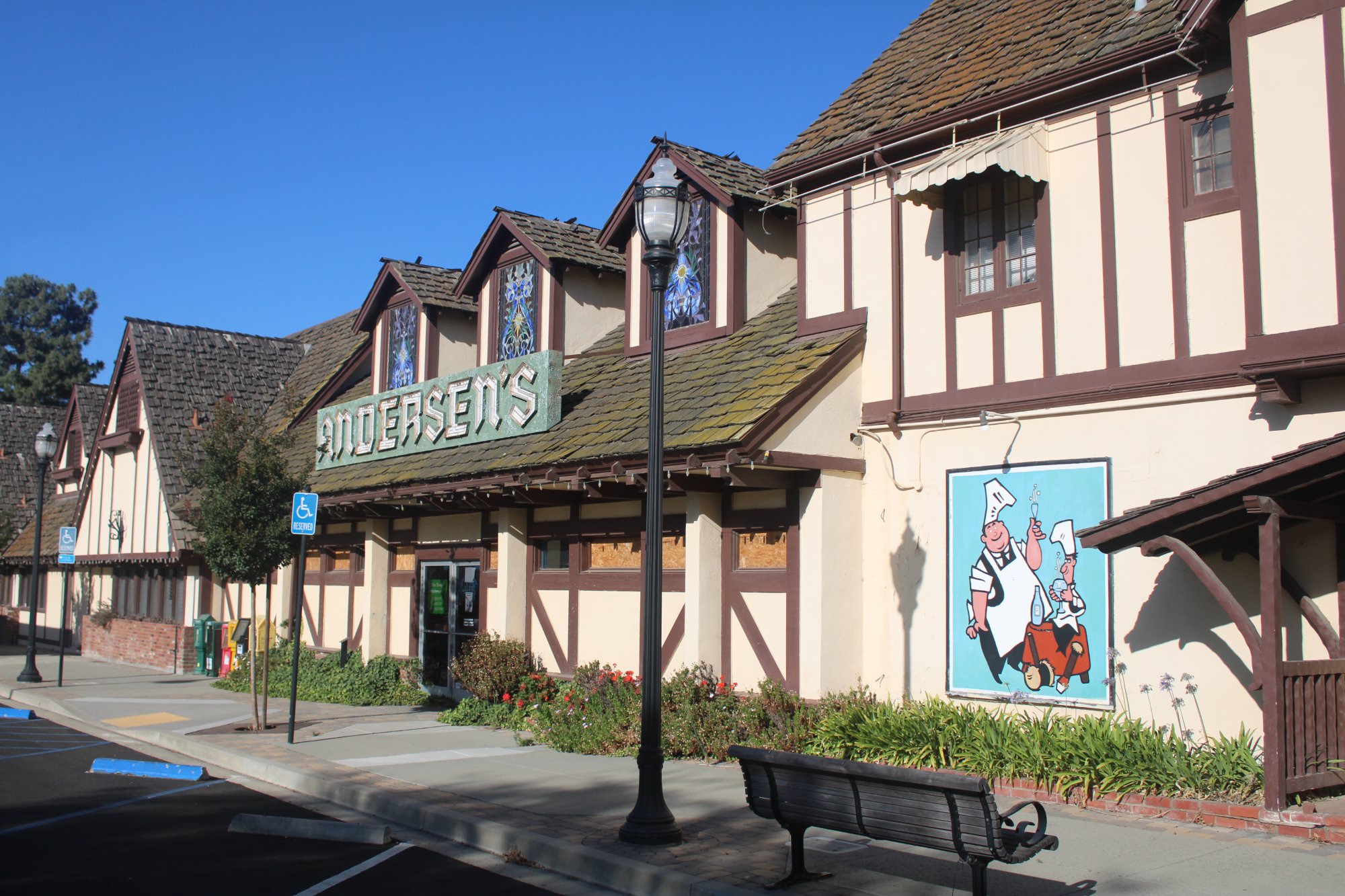 Buellton City Council takes legal step to demolish most of Pea Soup Andersen's building