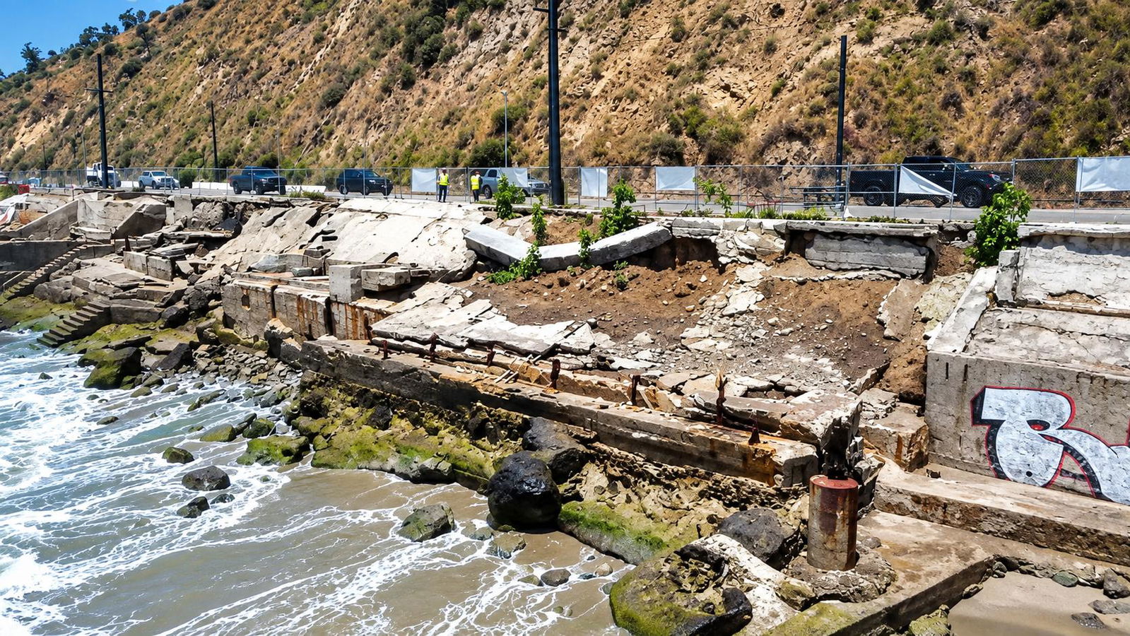 Malibu rebuilds advance as city, Caltrans race to protect PCH from coastal&nbsp;erosion