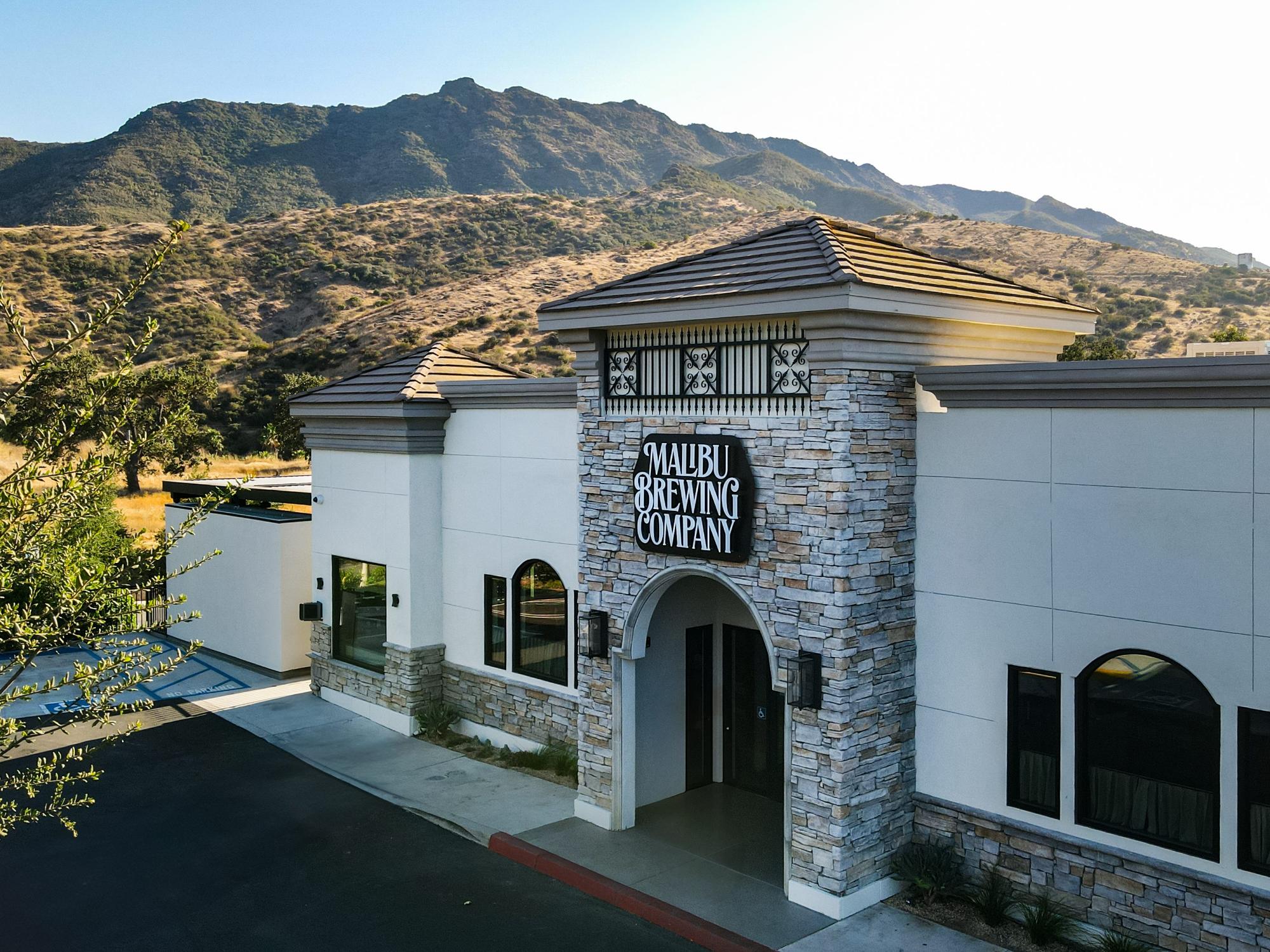 Malibu Brewing expands to Agoura
