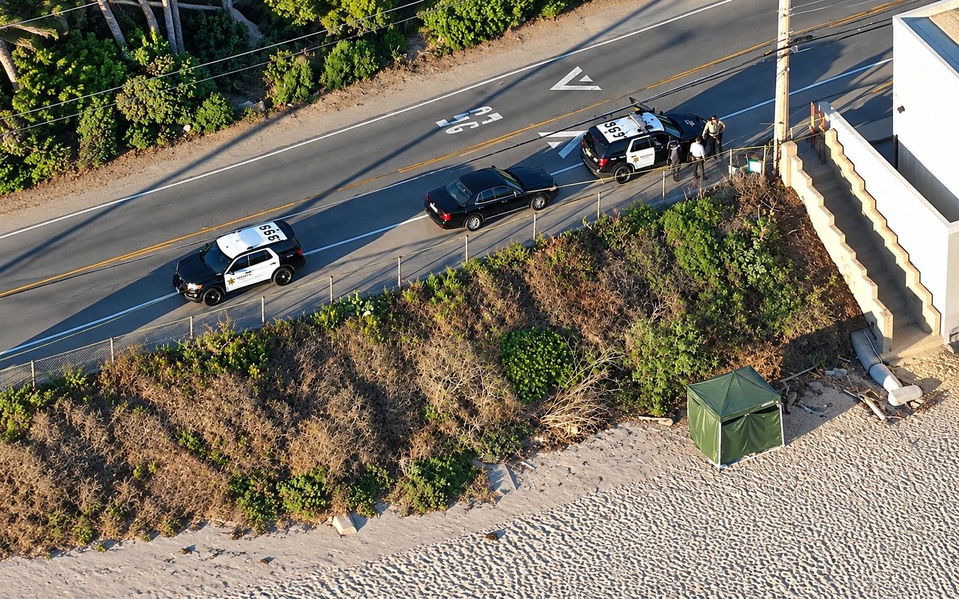 Man found dead on Malibu beach; Sheriff’s Department investigating