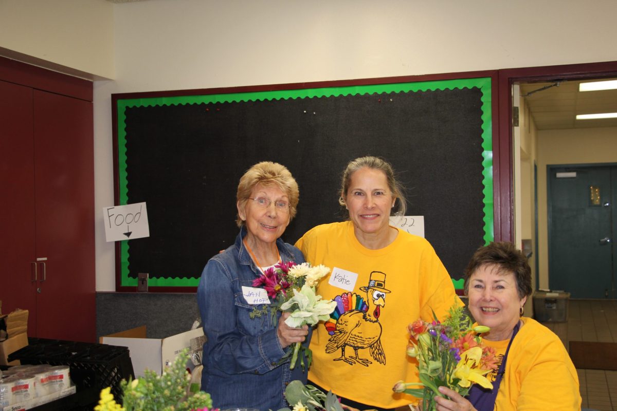 Paso Thanksgiving tradition serves over 1,400 meals at the 39th annual community feast