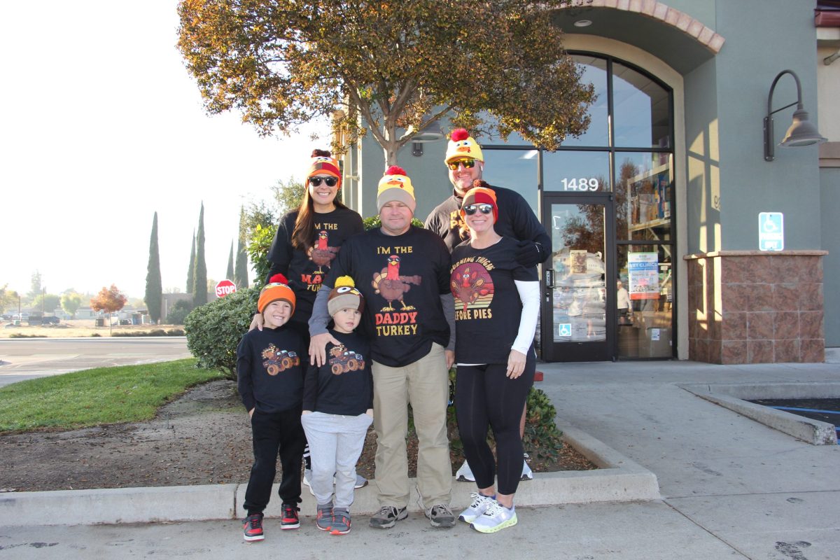 Paso Robles High School wrestling team raises $5K in annual Turkey Trot fundraiser