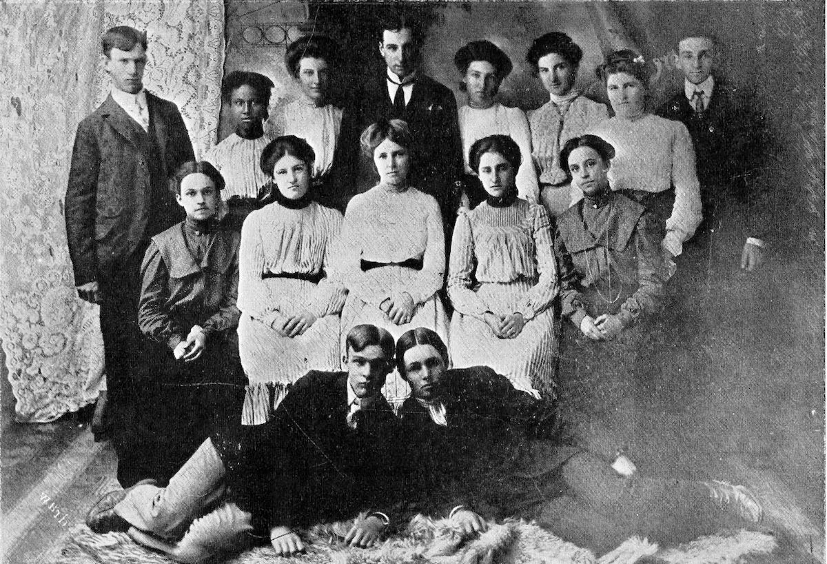 The Graduation of 1903: A Historical Snapshot