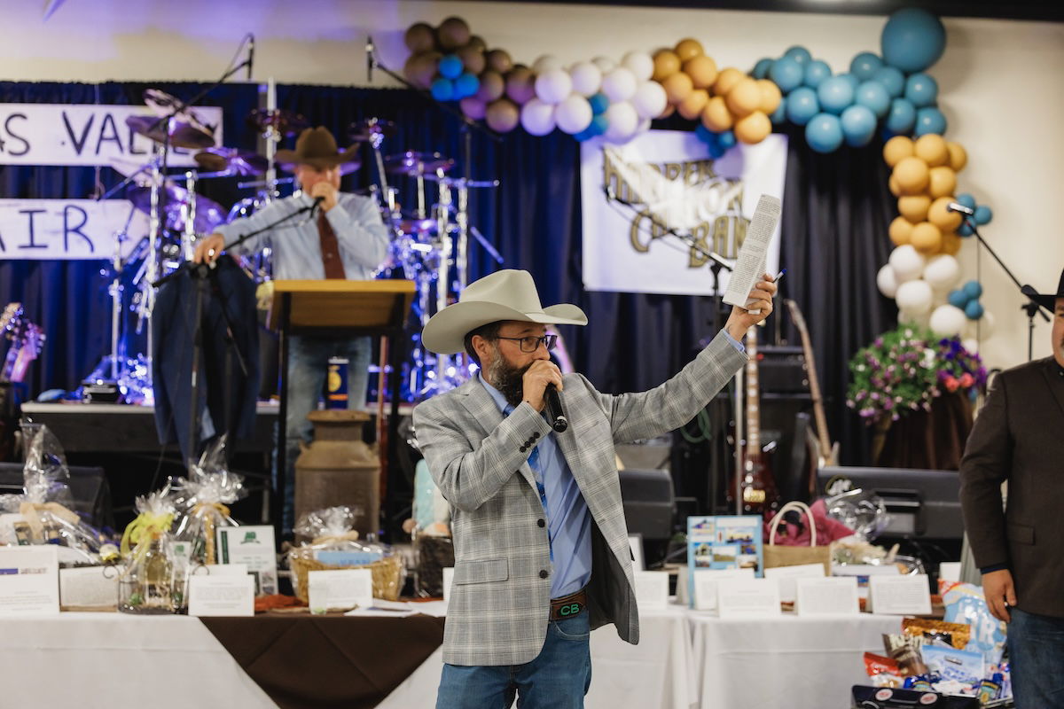 Salinas Valley Fair Kick-Off auction continues after power outage ends night early