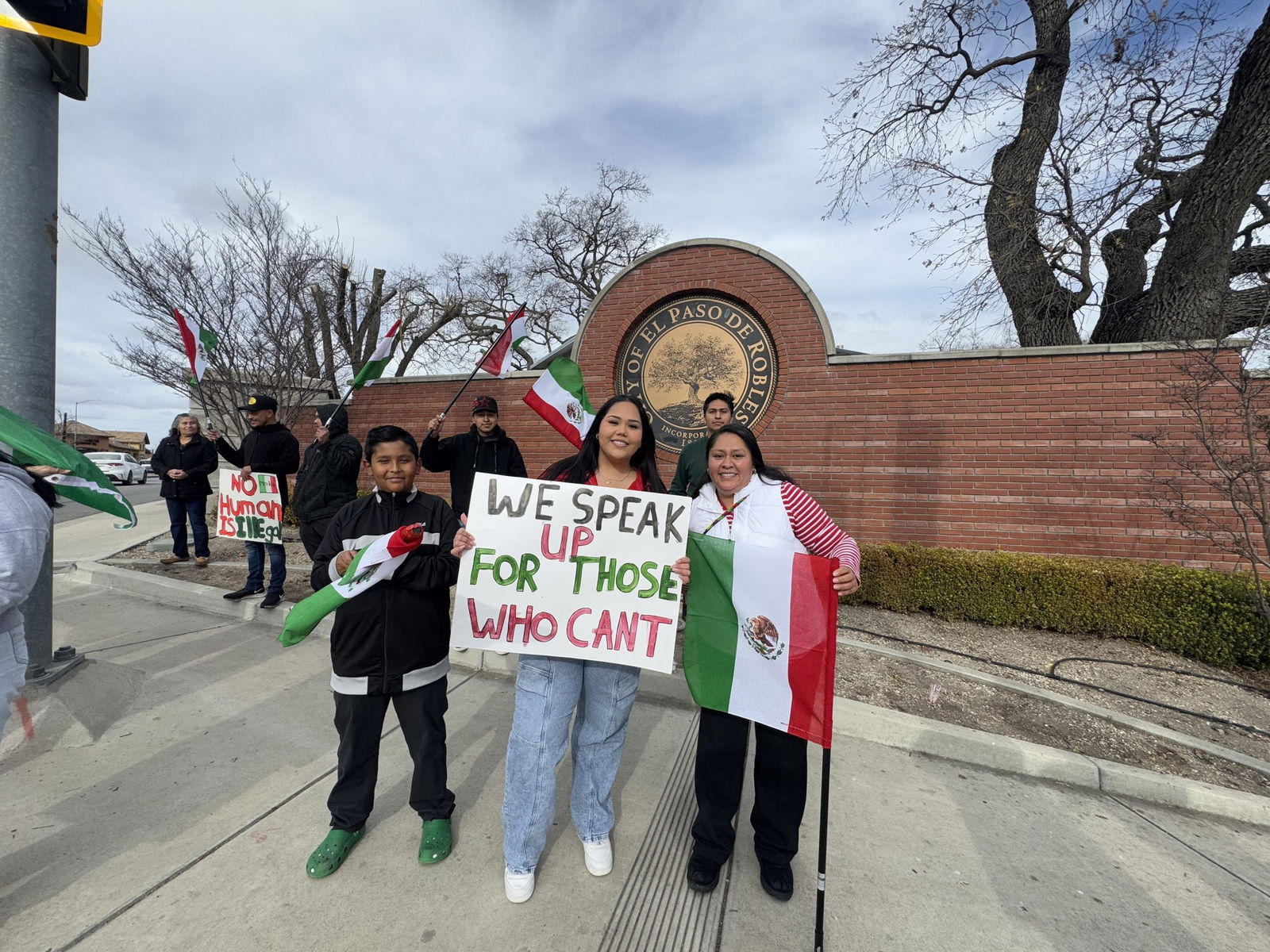 Community reacts to Trump’s immigration deportation order