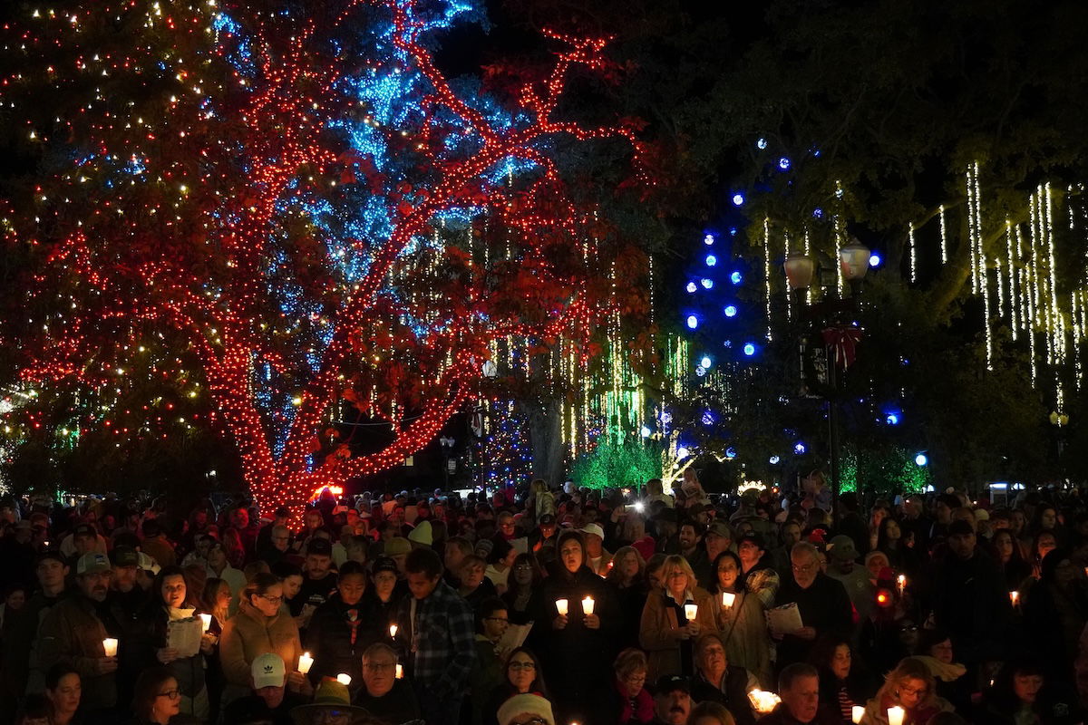 City sparkles at 39th Annual Downtown Lighting Ceremony