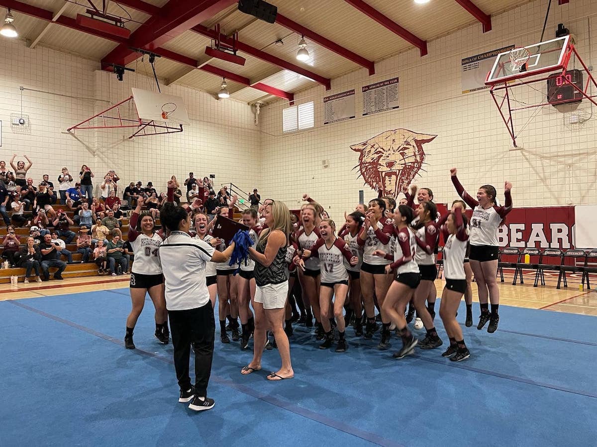 Bearcat Stunt Team Goes to CIF State