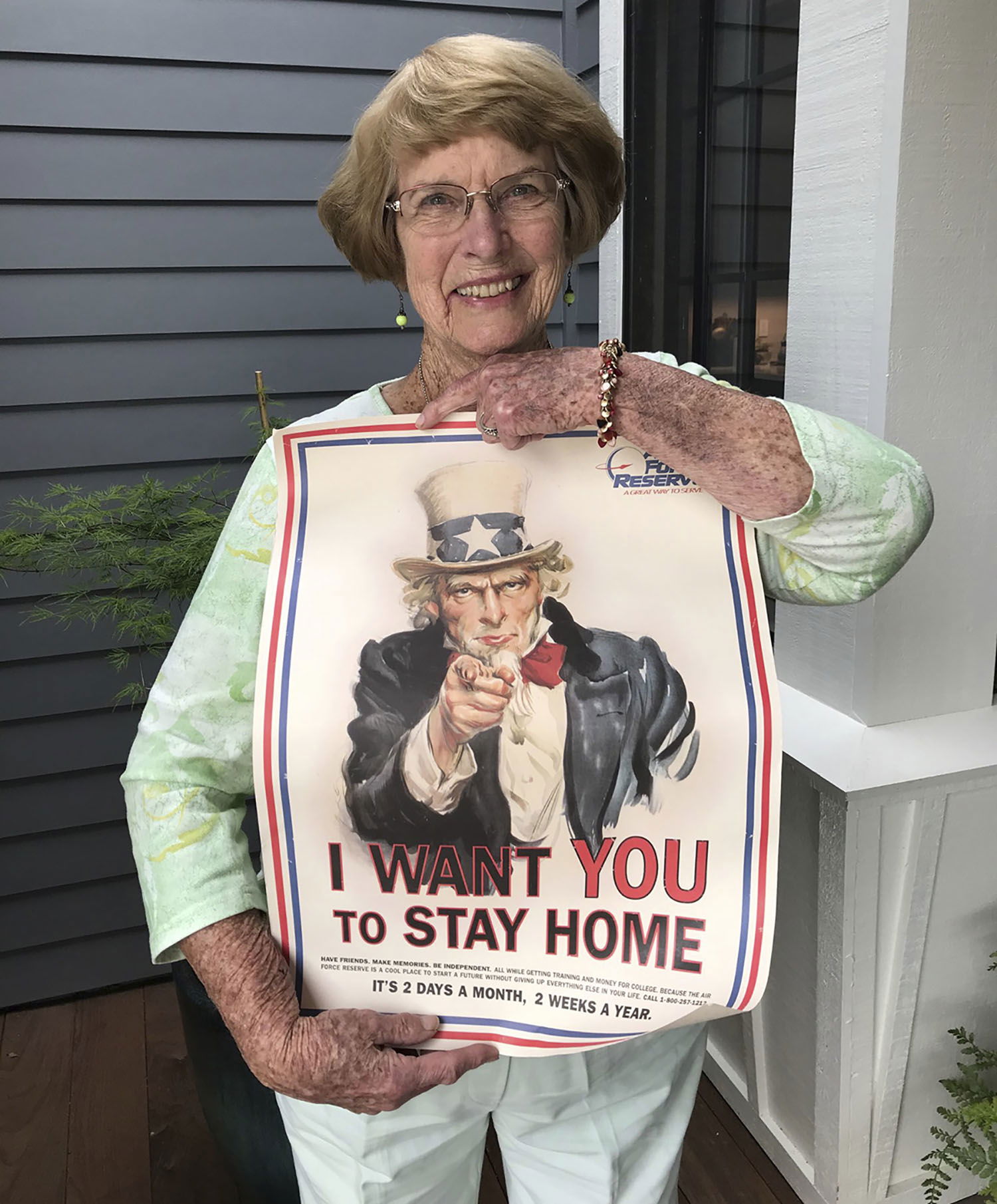 Donna Poster Stay Home Full