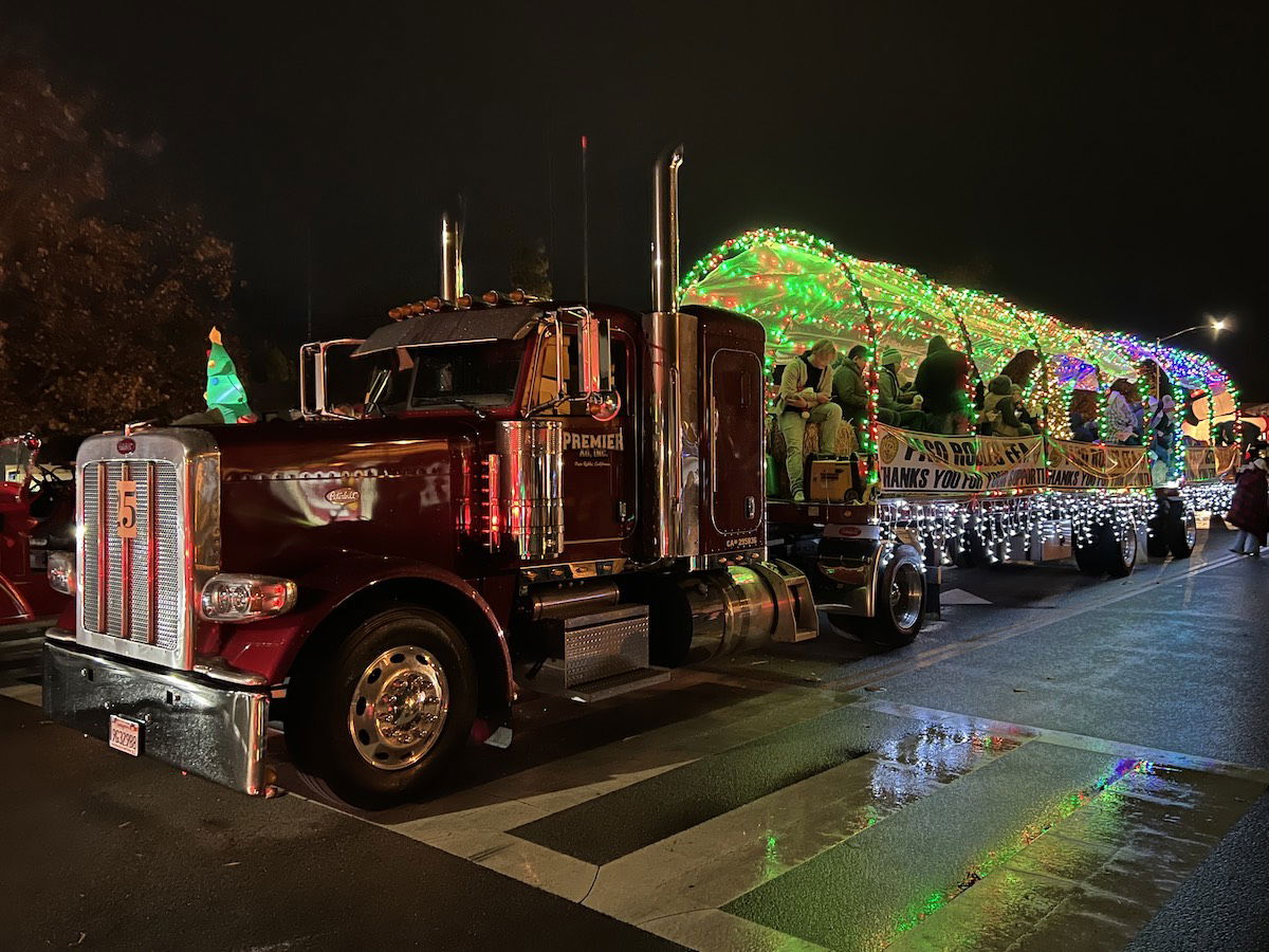 Rain or Shine, the 61st Annual Christmas Parade Lights the Streets