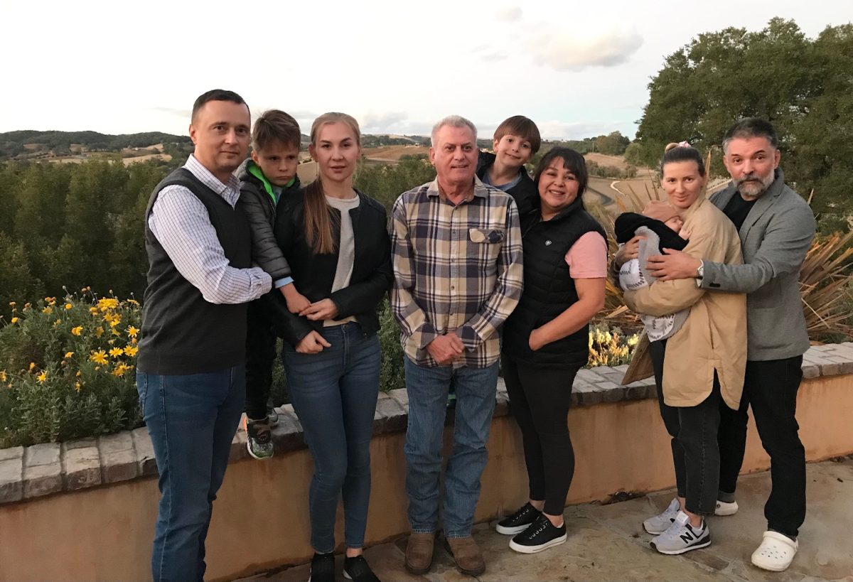 Tobin James hosts Ukrainian families