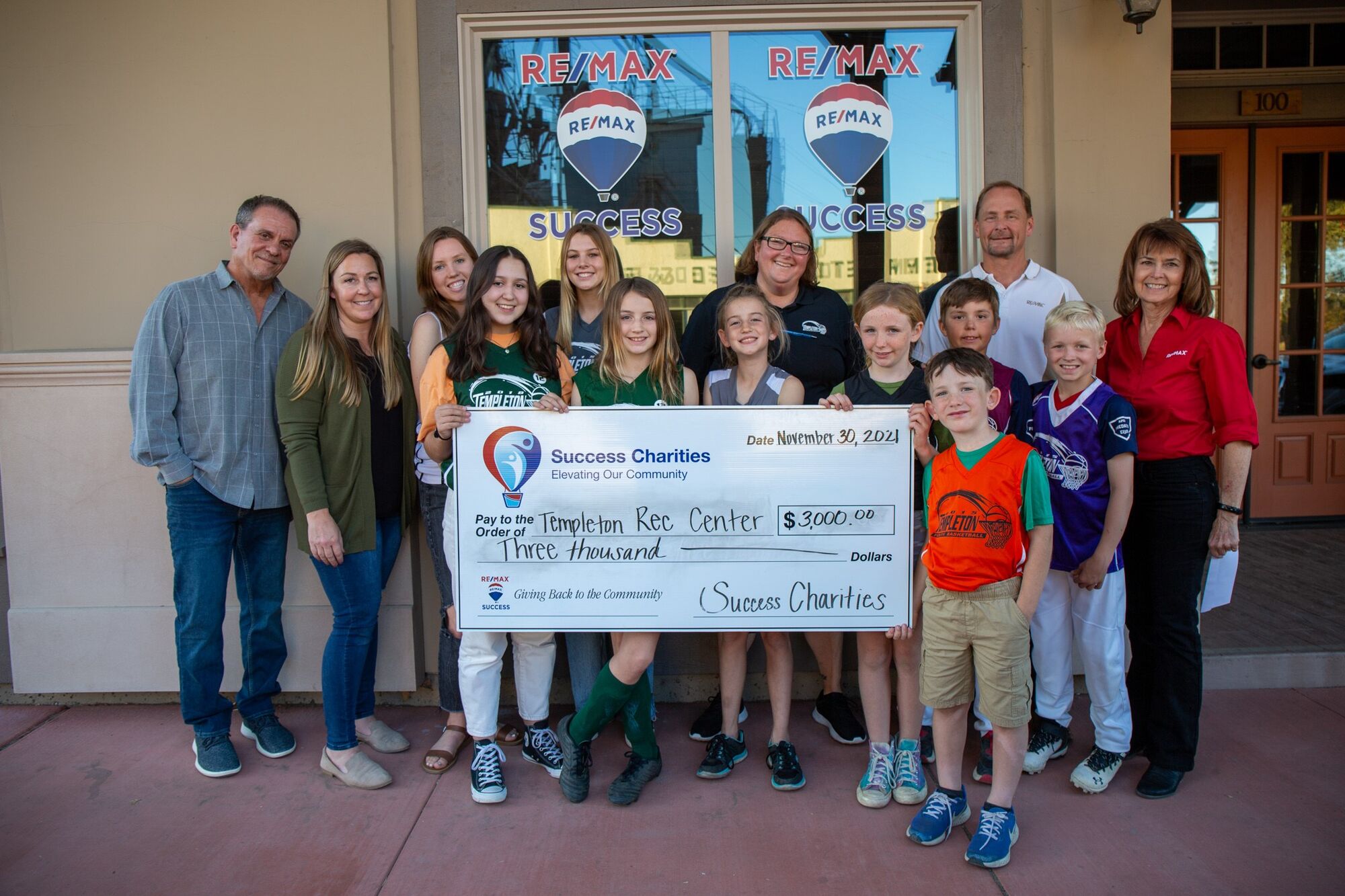 Templeton Recreation’s Youth Basketball Program Receives $3,000 Via RE/MAX Charities