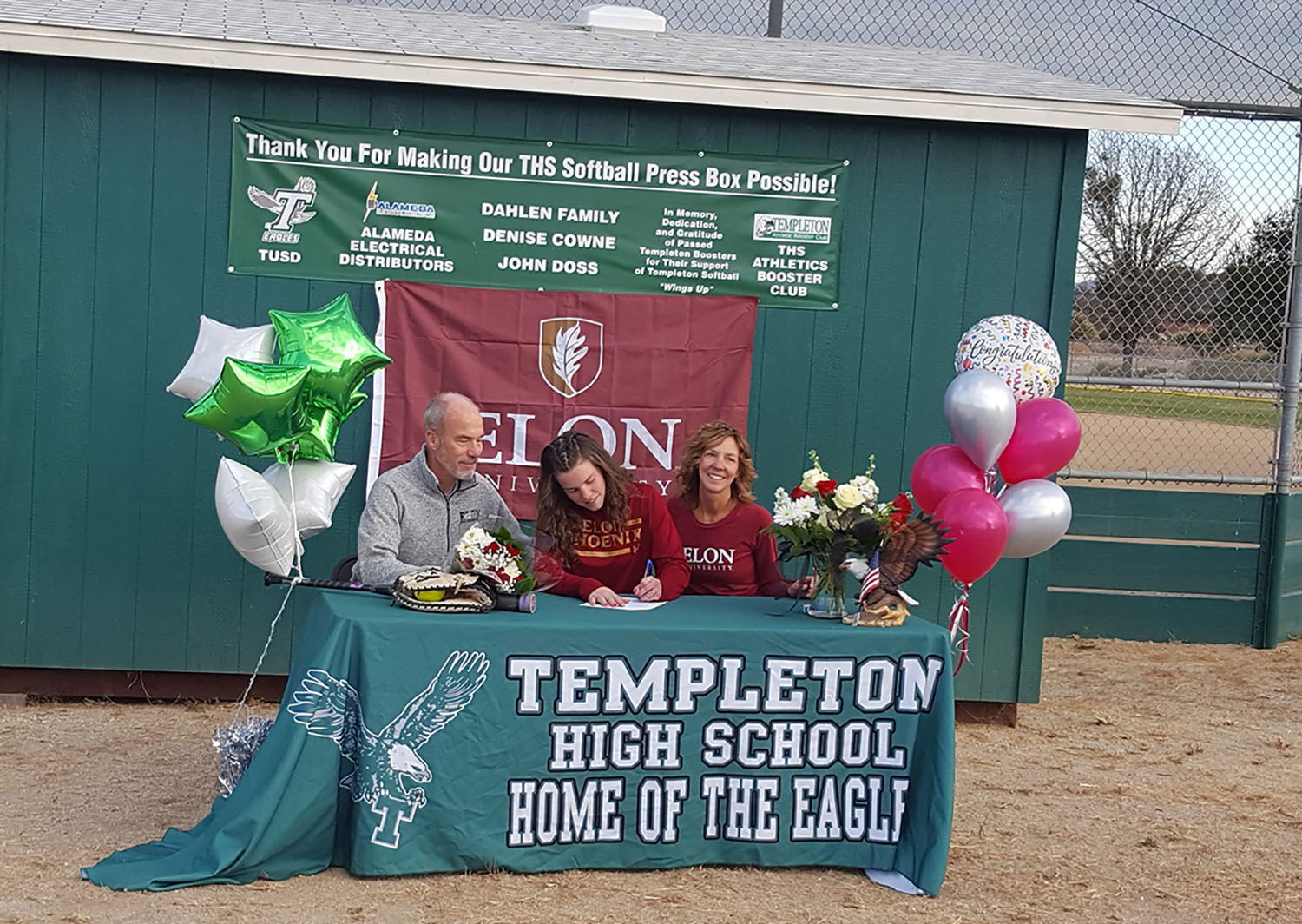 Templeton’s Backer, Forniss Sign National Letters Of Intent to Play Softball