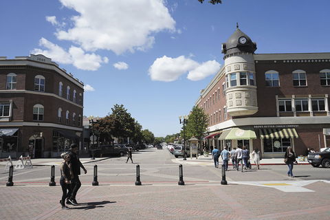 Downtown Paso Opens for Small Business Saturday