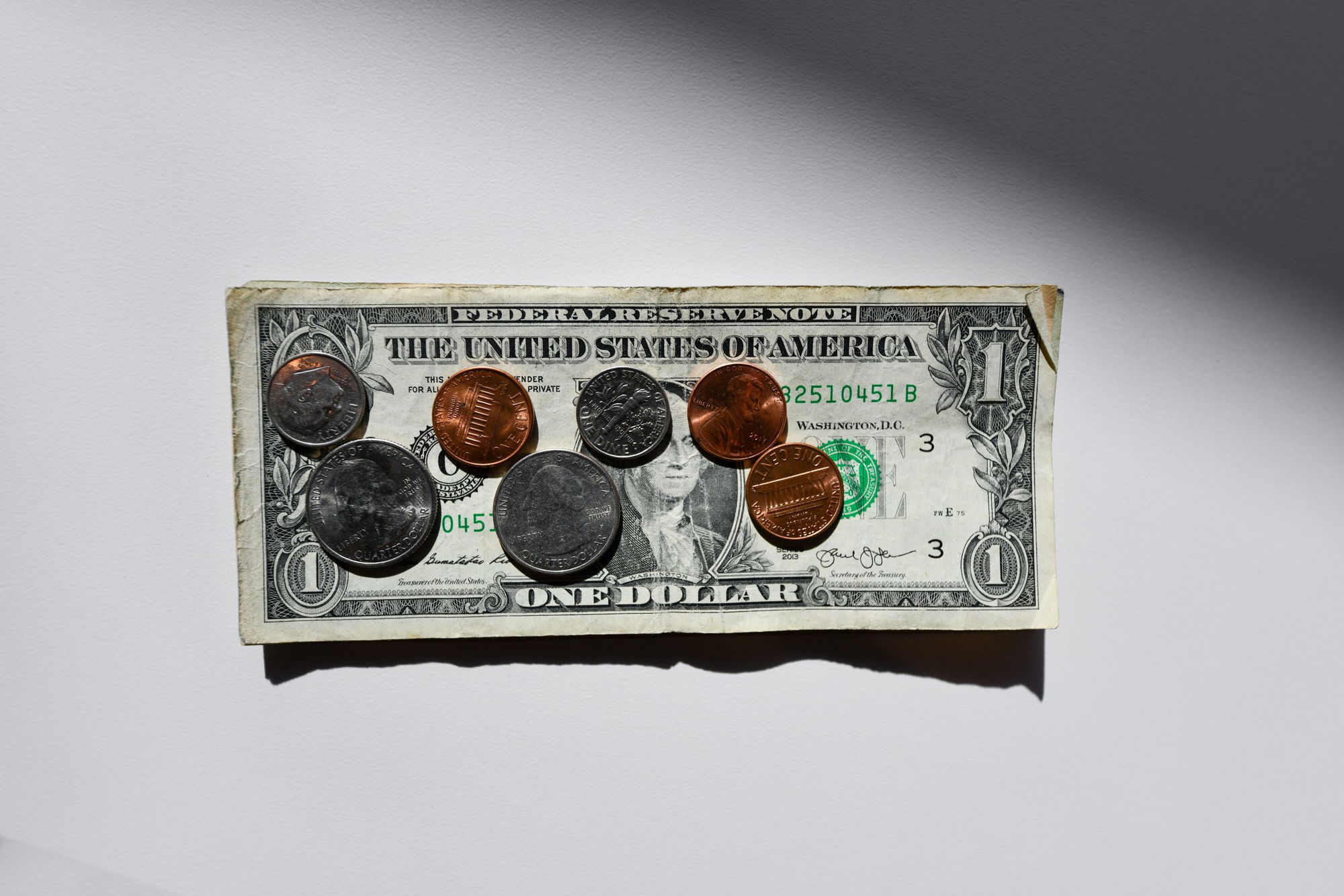 Americans’ Wages Continue To Decline As Inflation Crisis Continues