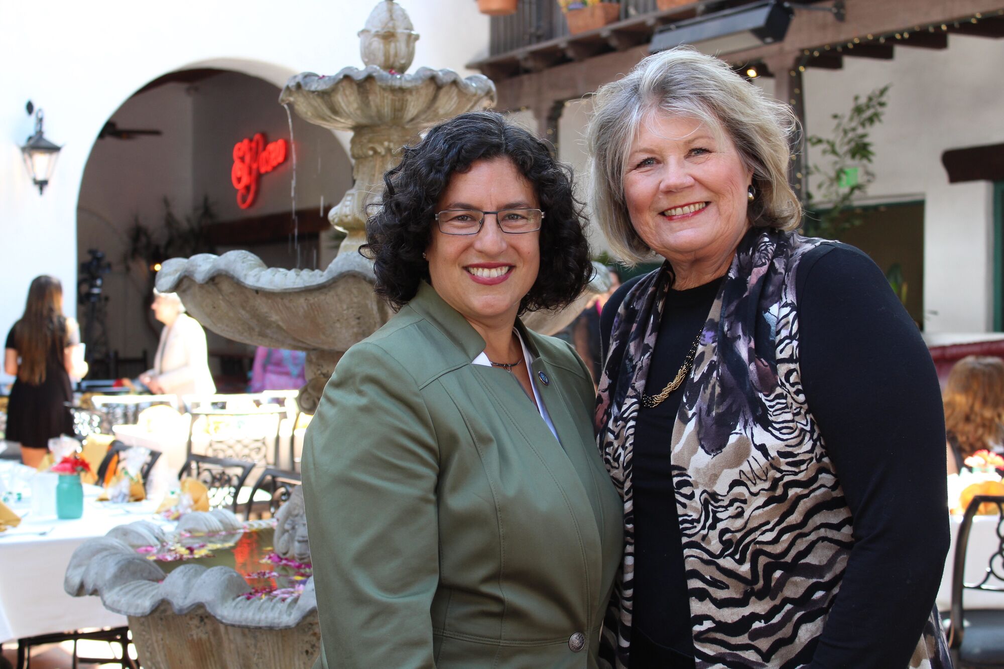 Local entrepreneur honored with communication award