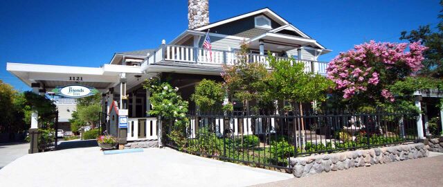 Innkeepers emphasize that their place is ‘ForFriends’