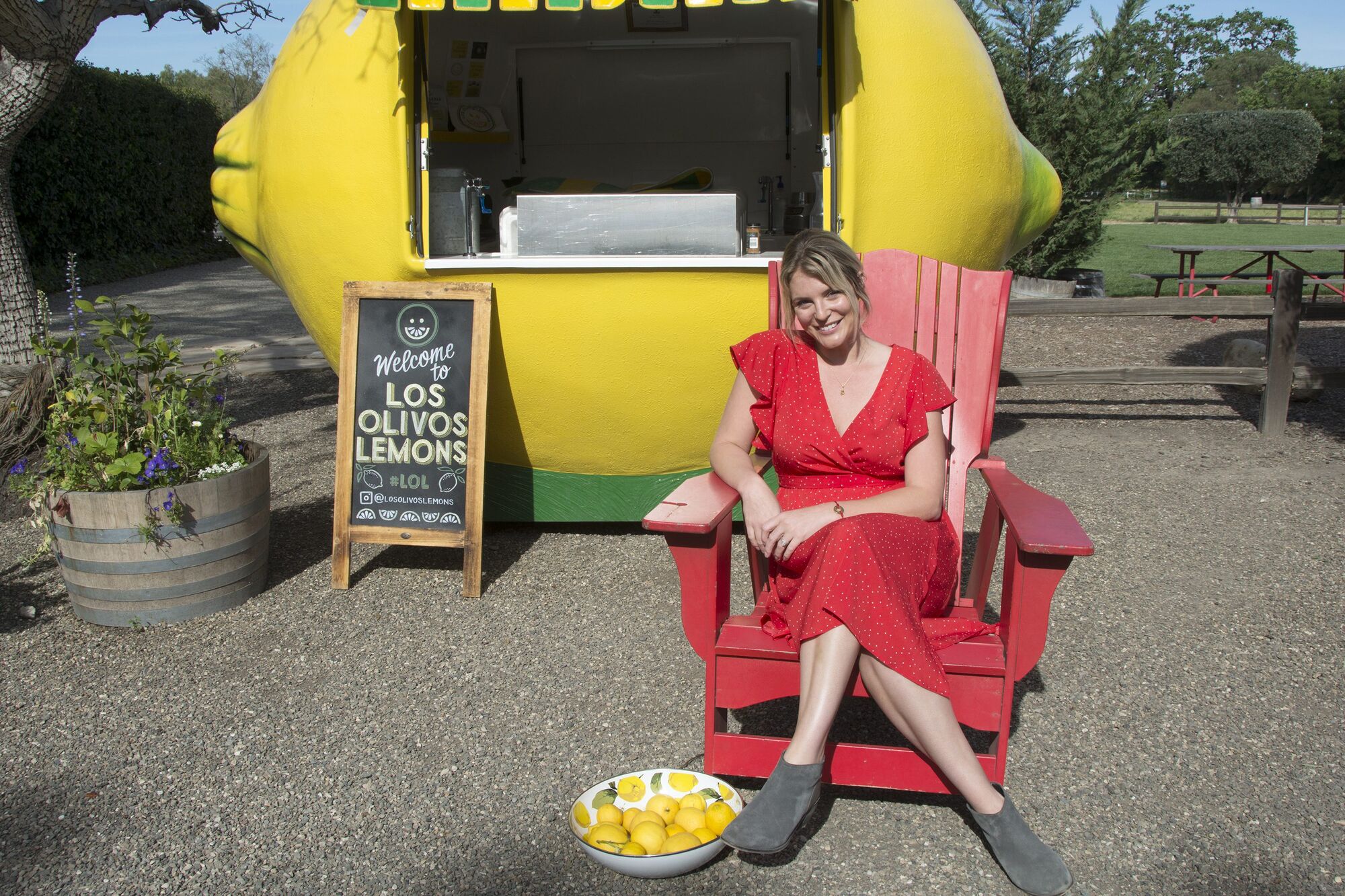 Los Olivos Lemons serves cups of happiness
