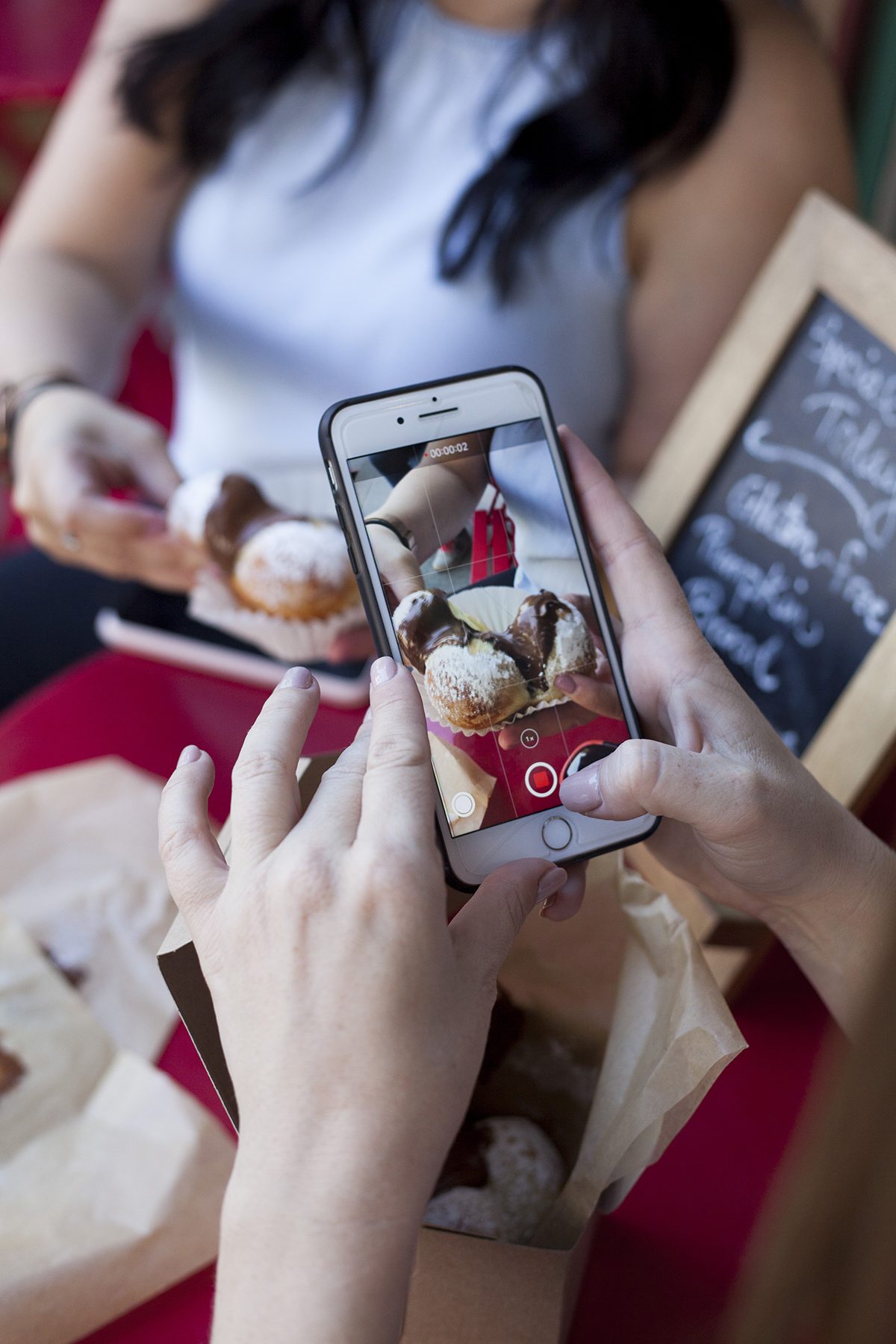 Walking tour combines food, photo lessons