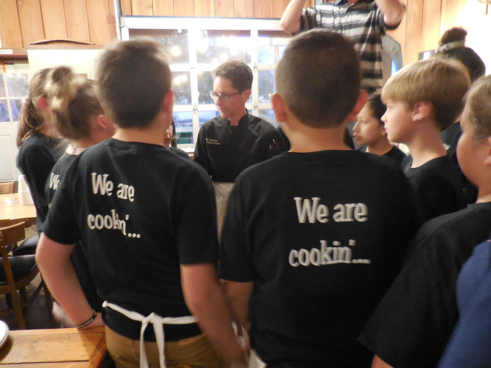 Chef teaches kids to love good food