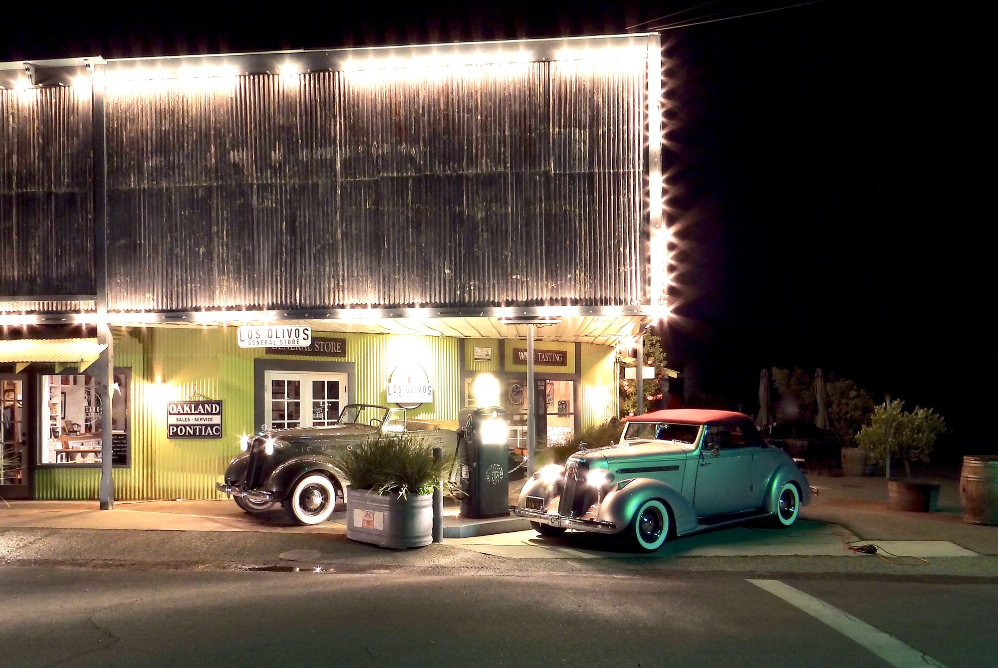 2 classic cars Silver Streak to Los Olivos