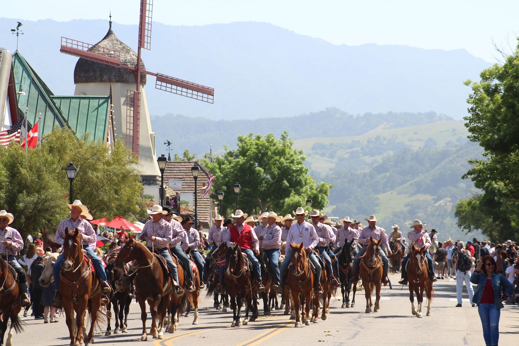 Rancheros ride in pink in support of breast cancer research