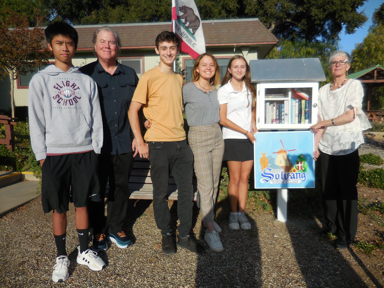 LO Rotary, student artists celebrate ‘Little Free Libraries’