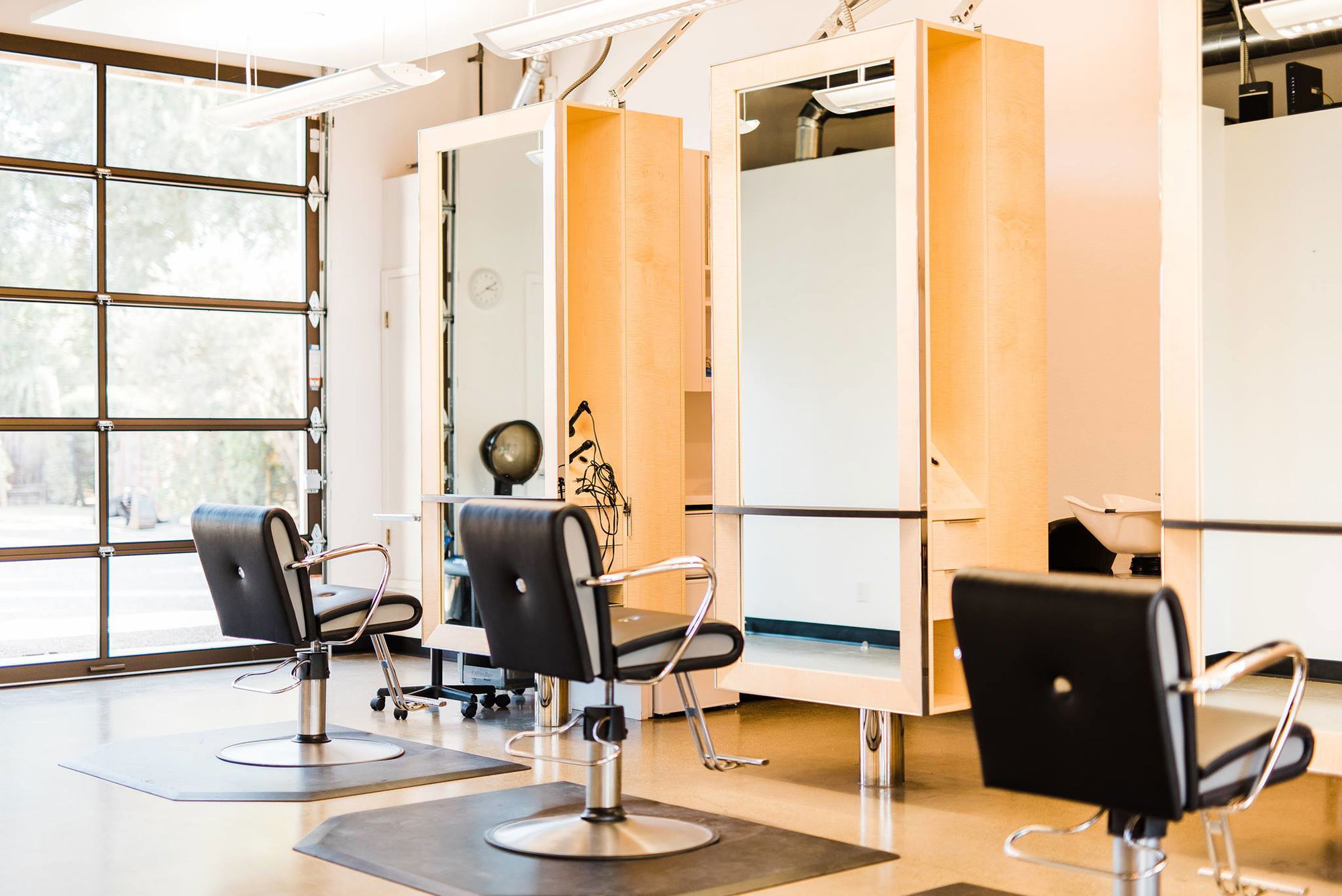 Hair salons, barbershops and some personal services okayed for outdoors