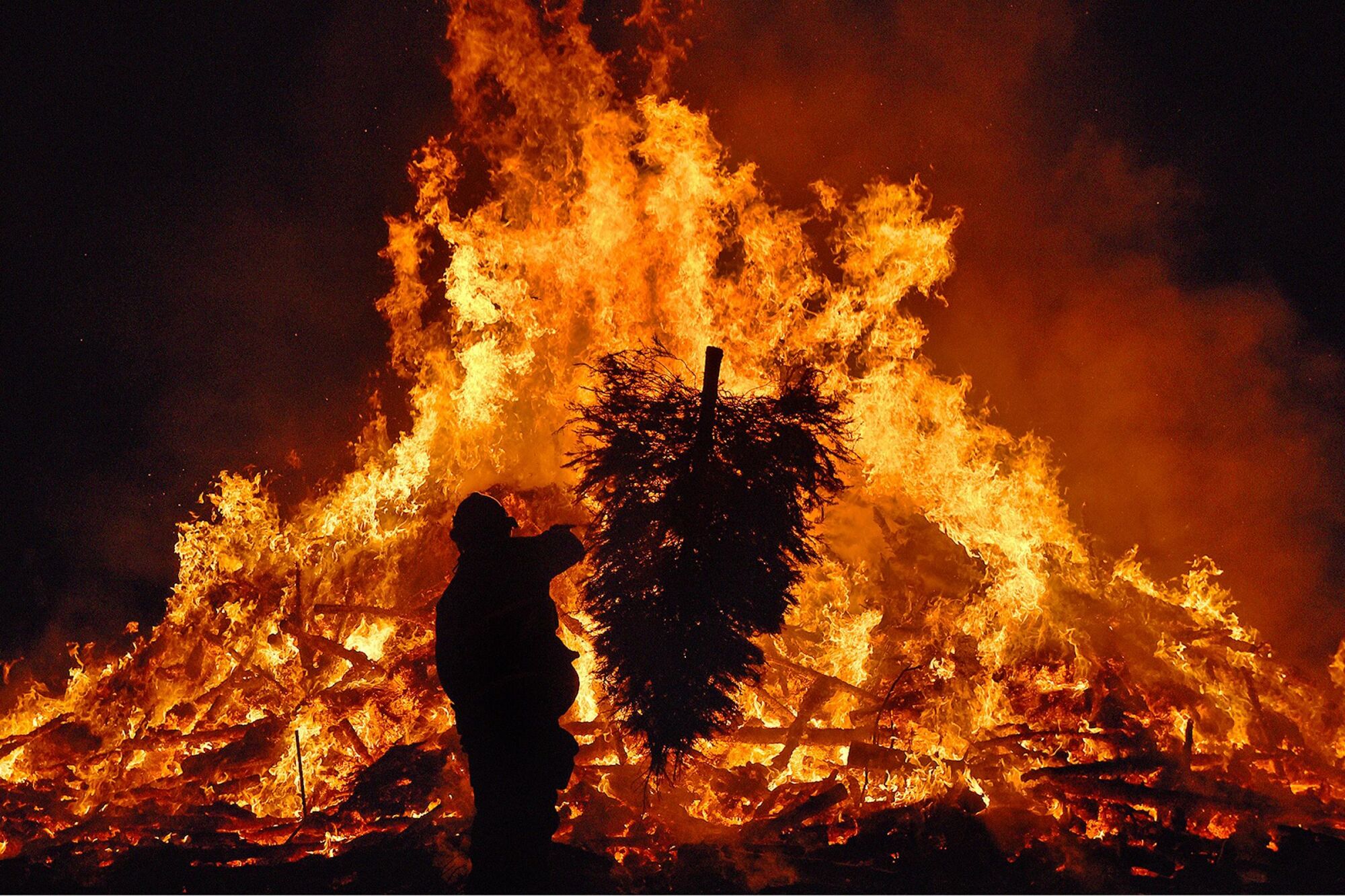 Solvang’s Christmas Tree Burn Fires Up After Year Off