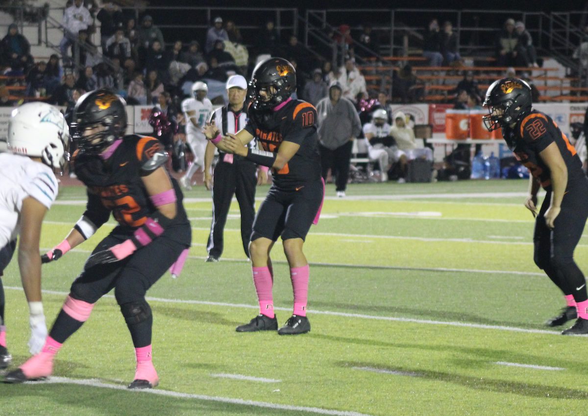 Pirate gridders outlast Arvin for first playoff win in 14 years