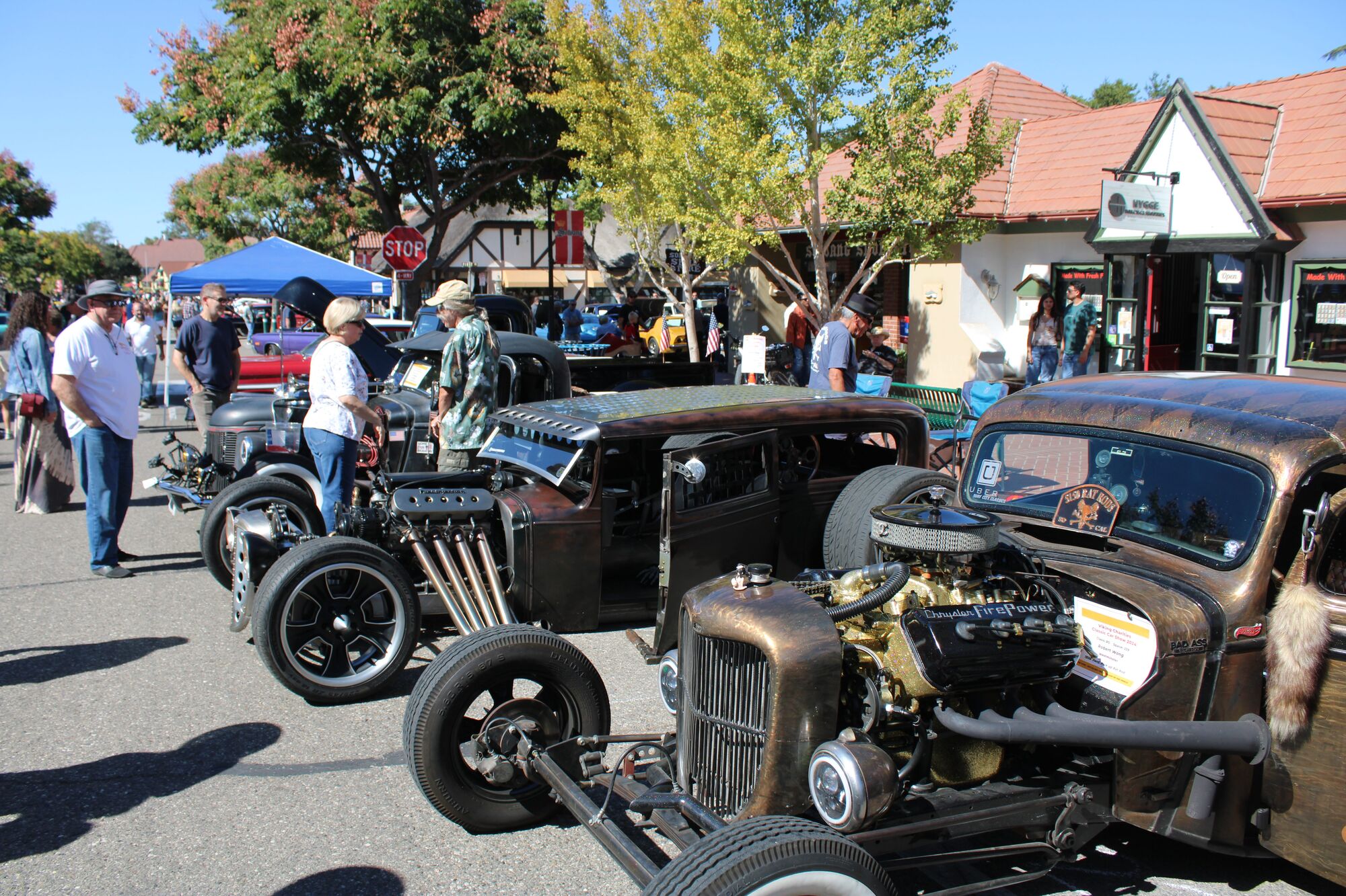 Motor buffs admire fancy wheels at Solvang car show