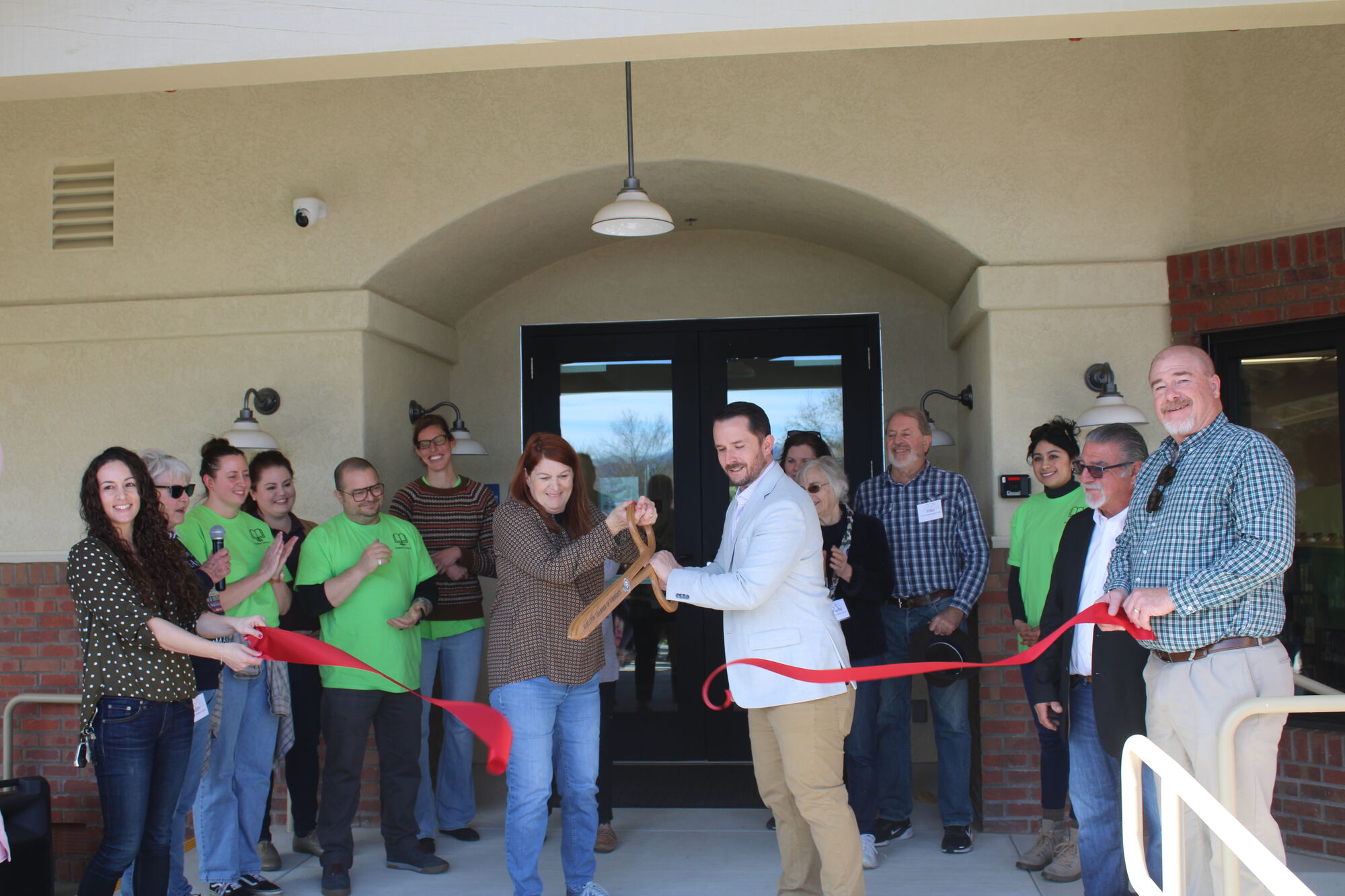 The books are back: Buellton celebrates opening of its new library
