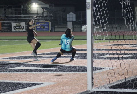 Pirates girls soccer riding new 'calm' to undefeated league record